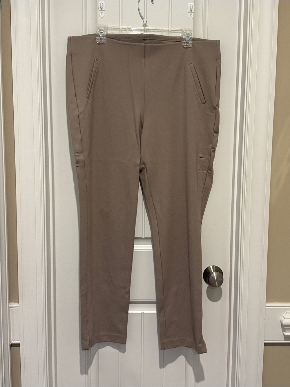 Chico's Taupe Cropped Stretch Pants